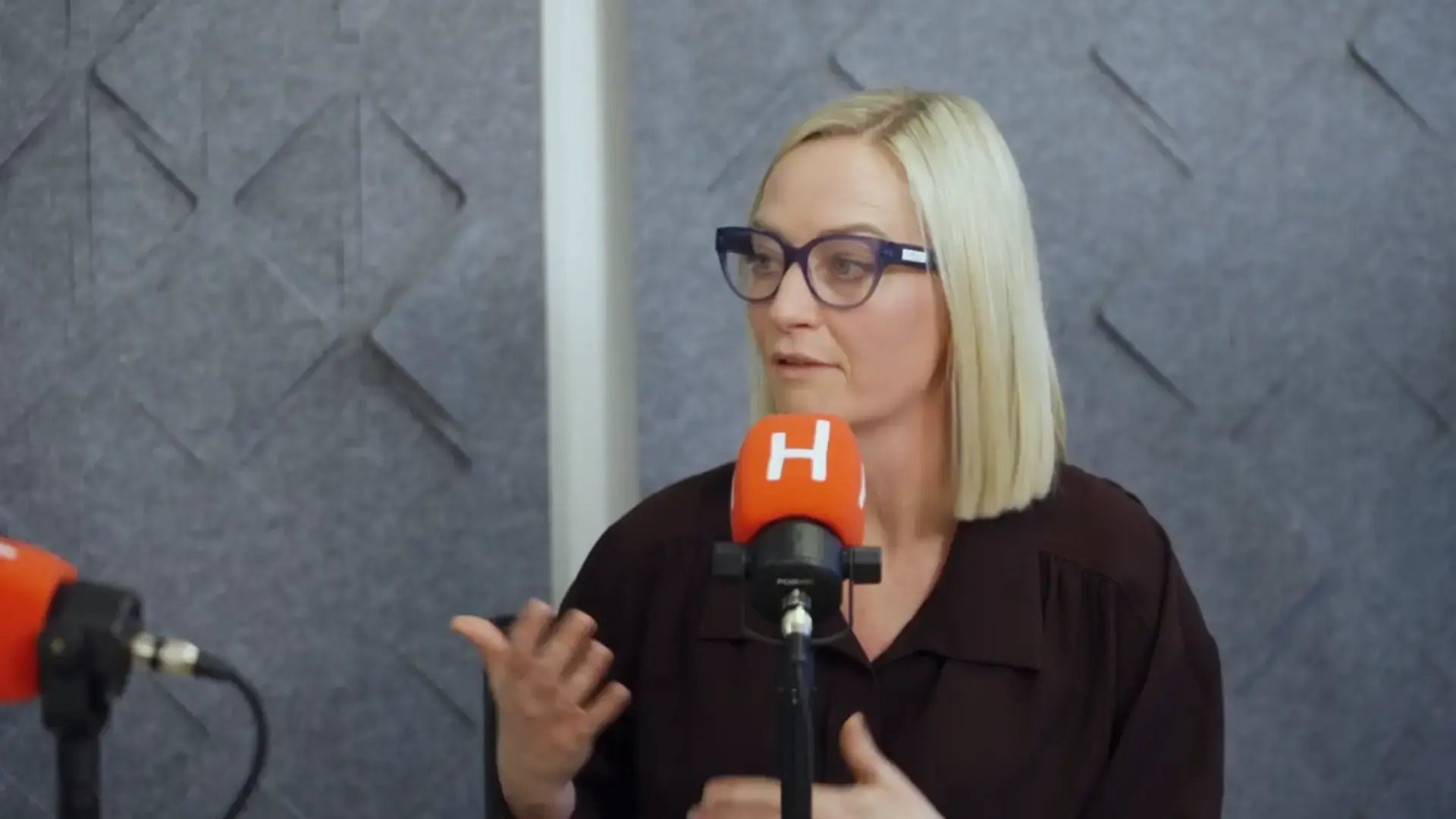 emma-pacey-video-thumbnail